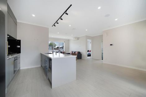 Photo of property in 1 Tuwhare Street, Papakura, 2110