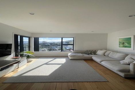 Photo of property in 31 Cavendish Square, Strathmore Park, Wellington, 6022