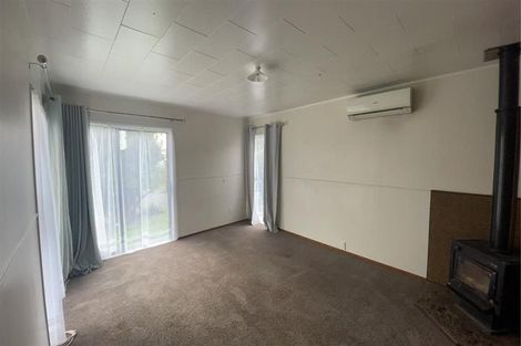 Photo of property in 41 Larissa Avenue, Henderson, Auckland, 0610