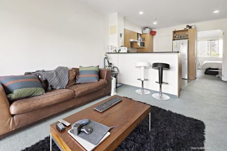 Photo of property in 10/3 Kelvin Grove, Te Aro, Wellington, 6011