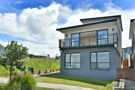 Photo of property in 58 Ascension Crescent, Orewa, 0931