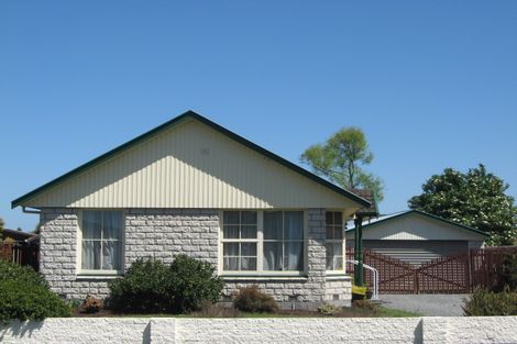 Photo of property in 33 Denniston Crescent, Redwood, Christchurch, 8051