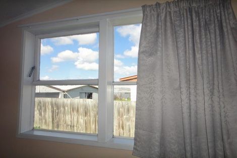 Photo of property in 11 Virgil Place, Northcote, Christchurch, 8052