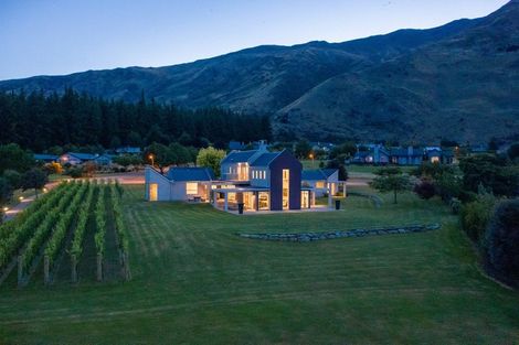 Photo of property in 8 Elderberry Crescent, Wanaka, 9305