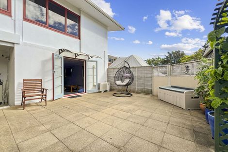 Photo of property in 12 Frank Place, Hillpark, Auckland, 2102