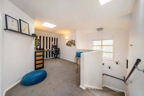 Photo of property in 355 Fergusson Drive, Heretaunga, Upper Hutt, 5018