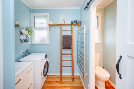 Photo of property in 10 Kent Terrace, Foxton Beach, Foxton, 4815