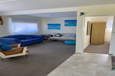 Photo of property in 40 Queens Road, Waikanae Beach, Waikanae, 5036