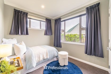 Photo of property in 3-9 Seddon Street, Waikanae, 5036