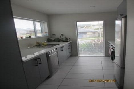 Photo of property in 32 Erlestoke Crescent, Churton Park, Wellington, 6037