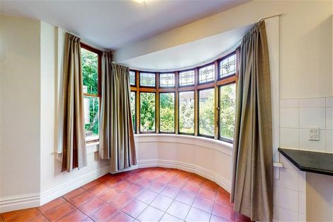 Photo of property in 56 Kelburn Parade, Kelburn, Wellington, 6012