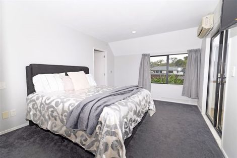 Photo of property in 4/61 Sunrise Avenue, Murrays Bay, Auckland, 0630