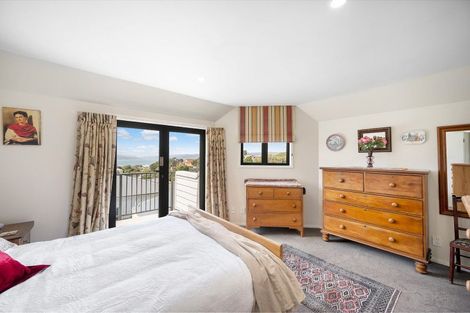 Photo of property in 30 Grove Road, Kelburn, Wellington, 6012