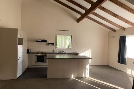 Photo of property in 2/723 Swanson Road, Swanson, Auckland, 0612