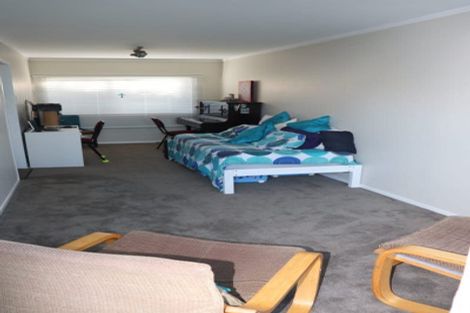 Photo of property in 2/47 Braemar Road, Rothesay Bay, Auckland, 0630