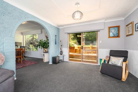 Photo of property in 11 Bogle Grove, Stokes Valley, Lower Hutt, 5019