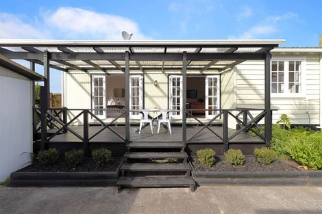 Photo of property in 5 Rewa Street, New Lynn, Auckland, 0600