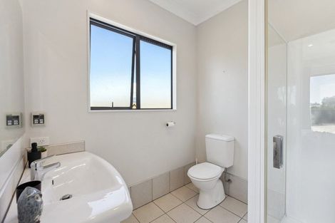 Photo of property in 9 Waitaheke Road, Te Horo, Otaki, 5581