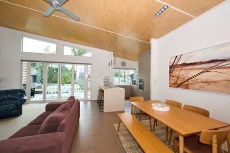 Photo of property in 156 Sands Crescent, Matarangi, Whitianga, 3592