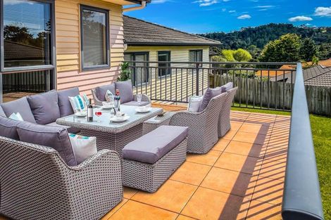 Photo of property in 100 George Deane Place, Greenhithe, Auckland, 0632