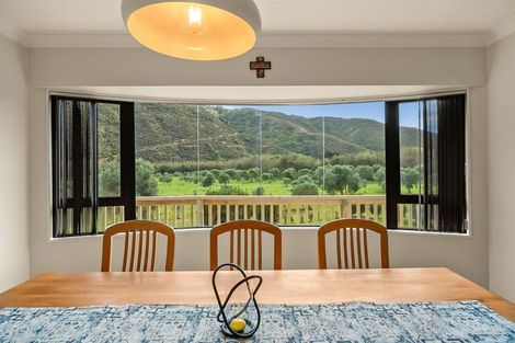 Photo of property in 1276 Coast Road, Wainuiomata Coast, Lower Hutt, 5373