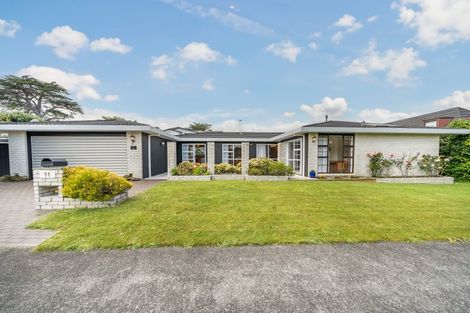 Photo of property in 11 Observatory Close, Whitby, Porirua, 5024