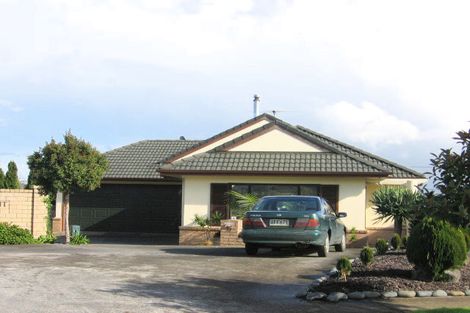 Photo of property in 22 Claremont Way, East Tamaki Heights, Auckland, 2016