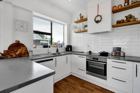 Photo of property in 8 Richmond Street, Fitzroy, New Plymouth, 4312