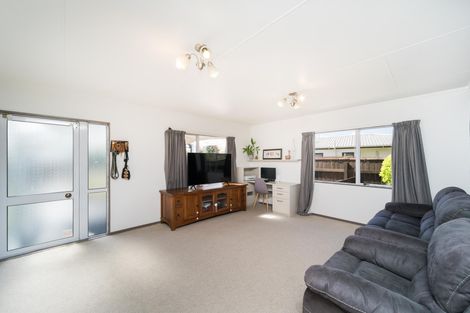 Photo of property in 97 Hillcrest Drive, Kelvin Grove, Palmerston North, 4414