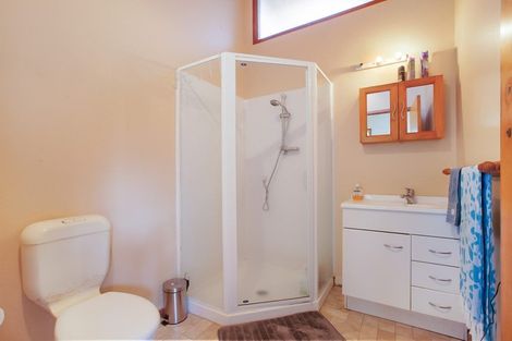 Photo of property in 21 Spicer Road, Cable Bay, 0420