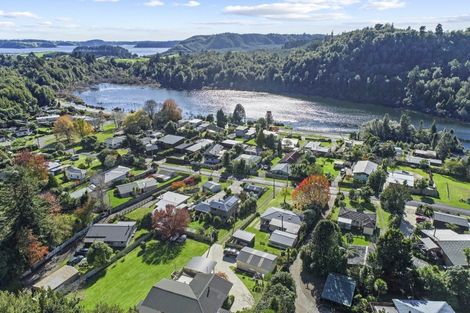 Photo of property in 42 Oxford Road, Lake Rotoma, Rotorua, 3074