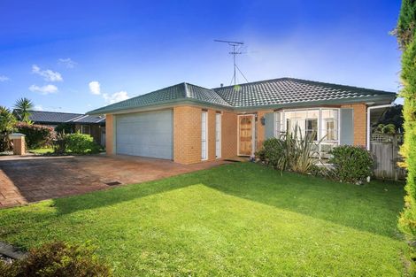 Photo of property in 12 Darimouth Place, Albany, Auckland, 0632