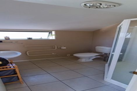 Photo of property in 5 Brian Avenue, Forrest Hill, Auckland, 0620