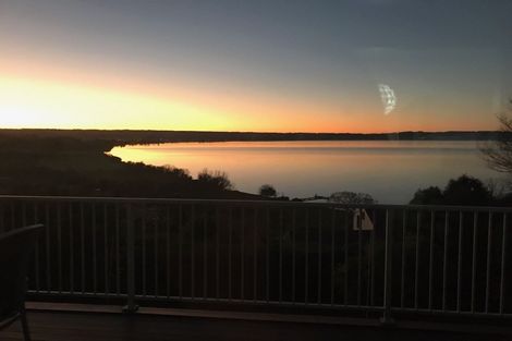 Photo of property in 7 Naera Place, Kawaha Point, Rotorua, 3010