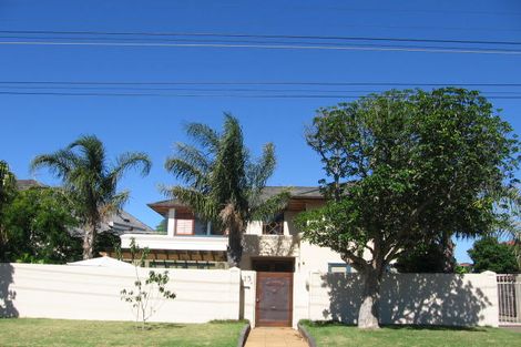 Photo of property in 15 Ocean View Road, Milford, Auckland, 0620