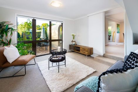 Photo of property in 8a Westbourne Road, Murrays Bay, Auckland, 0630