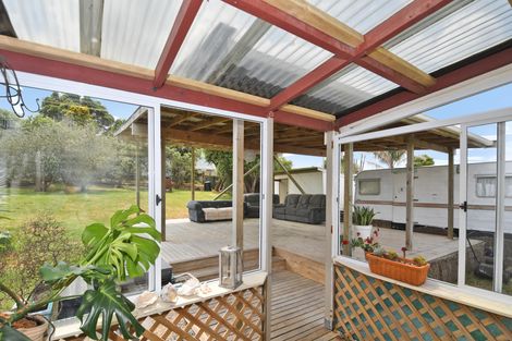 Photo of property in 38 Hauraki Road, Leigh, Warkworth, 0985