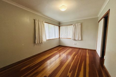 Photo of property in 43 Neil Avenue, Te Atatu Peninsula, Auckland, 0610