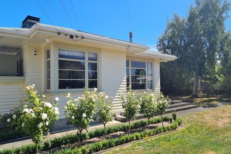 Photo of property in 13 Cambridge Road, Martinborough, 5711