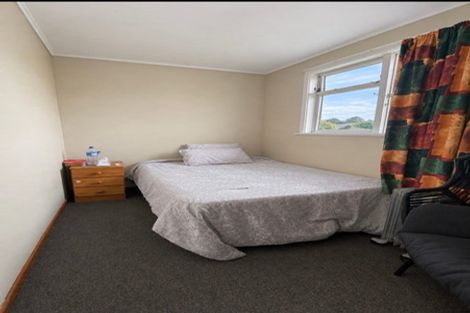 Photo of property in 10 Cheshire Street, Cannons Creek, Porirua, 5024