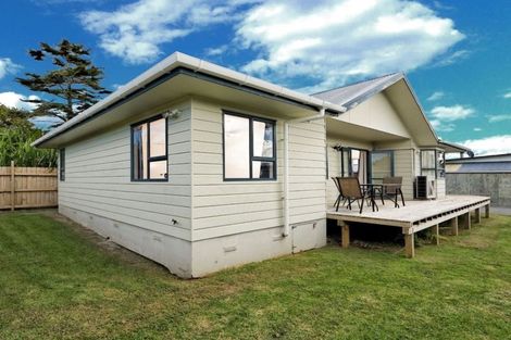 Photo of property in 6a Laura Street, Kelston, Auckland, 0602