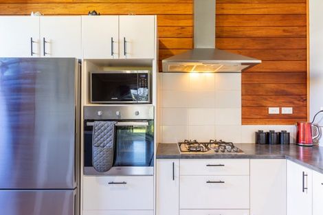 Photo of property in 16 Ross Street, Woodville, 4920