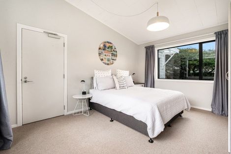 Photo of property in 10 Fenside Street, Waikanae Beach, Waikanae, 5036