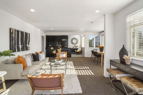 Photo of property in 25 Holland Avenue, Point England, Auckland, 1072