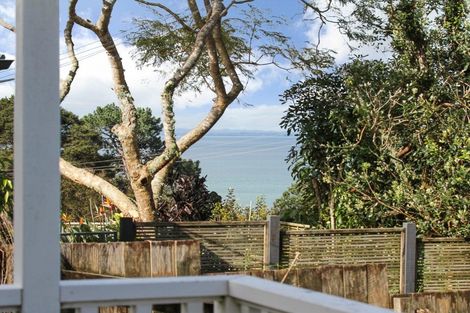 Photo of property in 4 Mceldowney Road, Titirangi, Auckland, 0604