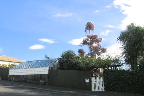 Photo of property in 2 Lambton Road, Hospital Hill, Napier, 4110