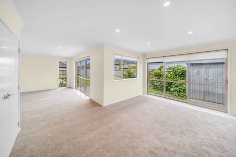Photo of property in 22 Lamborn Drive, Papakura, 2110