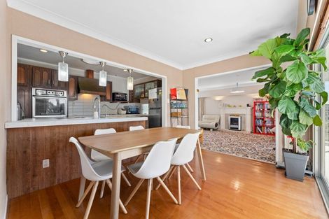 Photo of property in 62a Te Atatu Road, Te Atatu South, Auckland, 0610