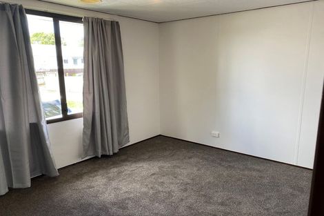 Photo of property in 2/28 Posa Avenue, Henderson, Auckland, 0612