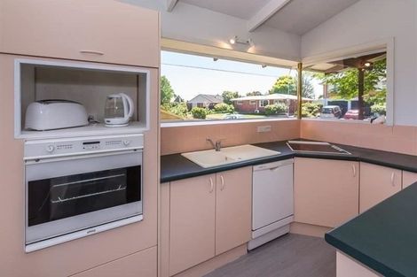 Photo of property in 25 Rosedale Place, Avonhead, Christchurch, 8042